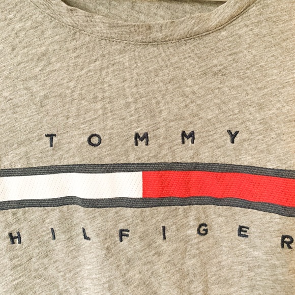 Tommy Hilfiger T-shirt - Picture 2 of 2